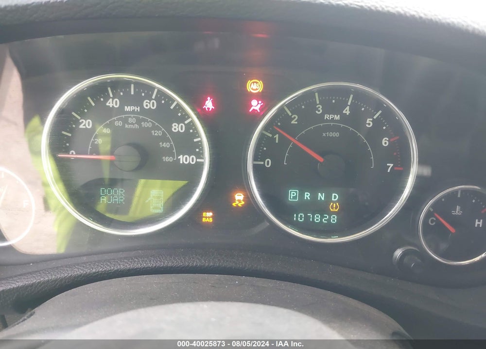 2014 JEEP WRANGLER UNLIMITED SAHARA VIN: 1C4BJWEG6EL243946