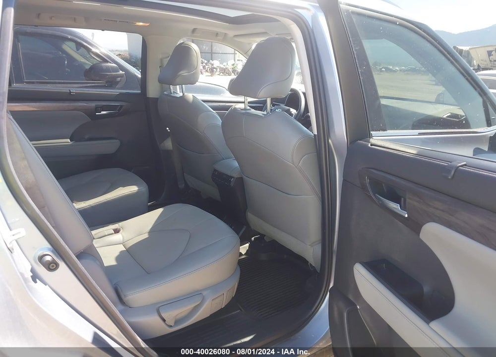 2022 TOYOTA HIGHLANDER PLATINUM VIN: 5TDFZRBH6NS216818