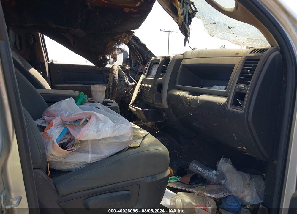 2014 RAM 2500 TRADESMAN VIN: 3C6UR5CL6EG208808