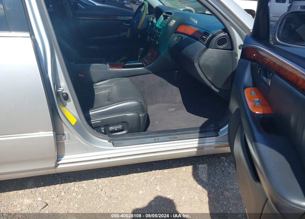 2004 LEXUS LS 430 VIN: JTHBN36F040132543