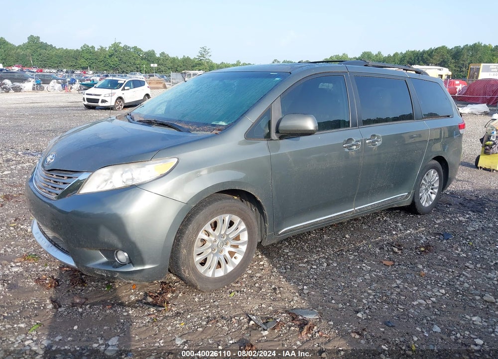 2014 TOYOTA SIENNA XLE V6 8 PASSENGER VIN: 5TDYK3DC1ES448111