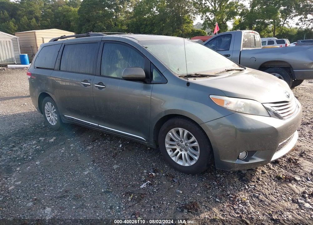 2014 TOYOTA SIENNA XLE V6 8 PASSENGER VIN: 5TDYK3DC1ES448111