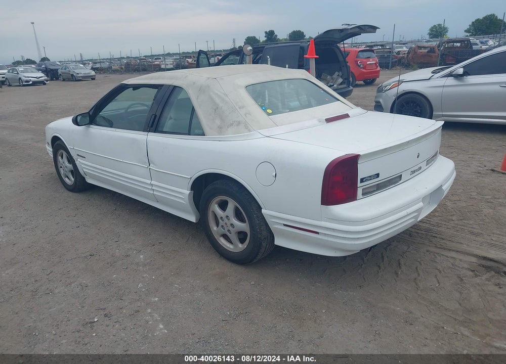 1994 OLDSMOBILE CUTLASS SUPREME VIN: 1G3WT35X1RD375393