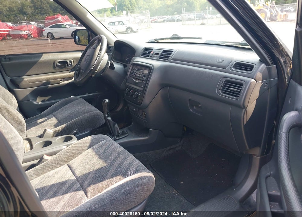 2000 HONDA CR-V LX VIN: JHLRD1745YC016752