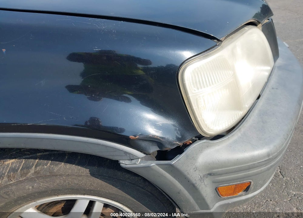 2000 HONDA CR-V LX VIN: JHLRD1745YC016752