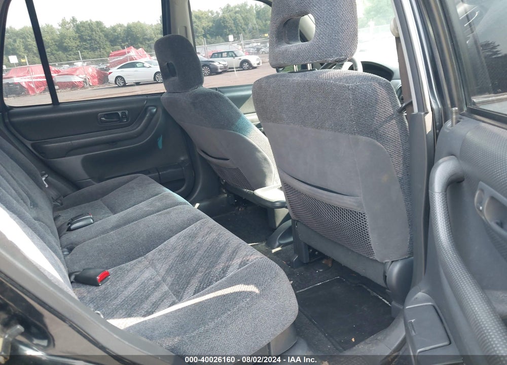 2000 HONDA CR-V LX VIN: JHLRD1745YC016752