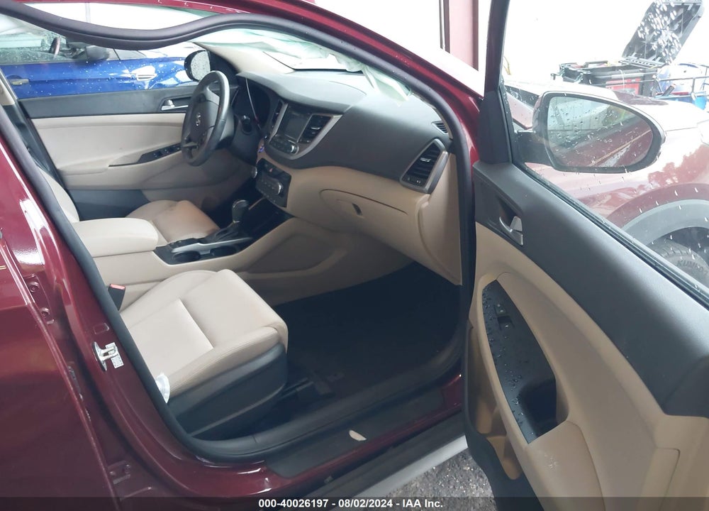 2017 HYUNDAI TUCSON SPORT VIN: KM8J33A28HU397096