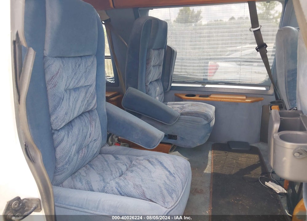 1992 FORD ECONOLINE E150 VAN VIN: 1FDEE14N1NHB40386