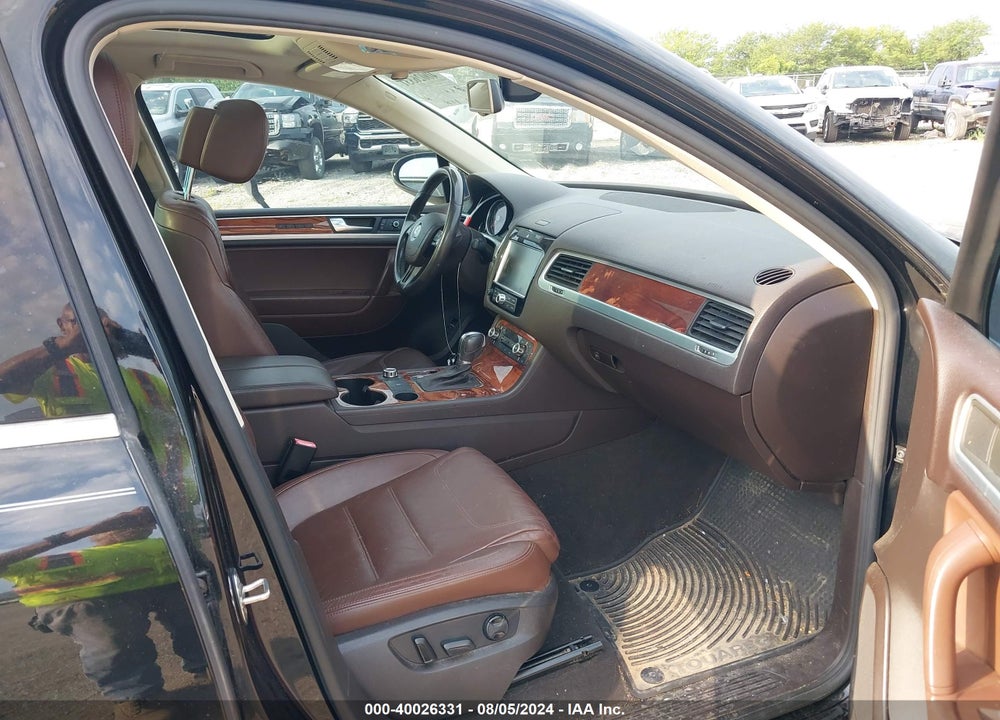 2011 VOLKSWAGEN TOUAREG TDI LUX VIN: WVGFK9BP1BD004830