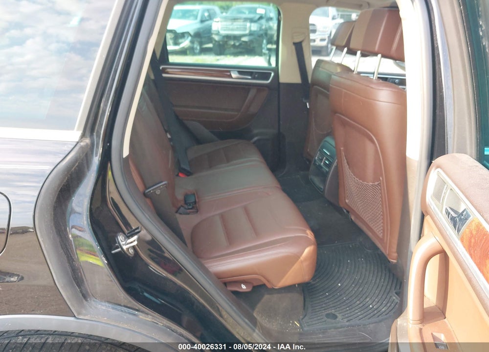 2011 VOLKSWAGEN TOUAREG TDI LUX VIN: WVGFK9BP1BD004830