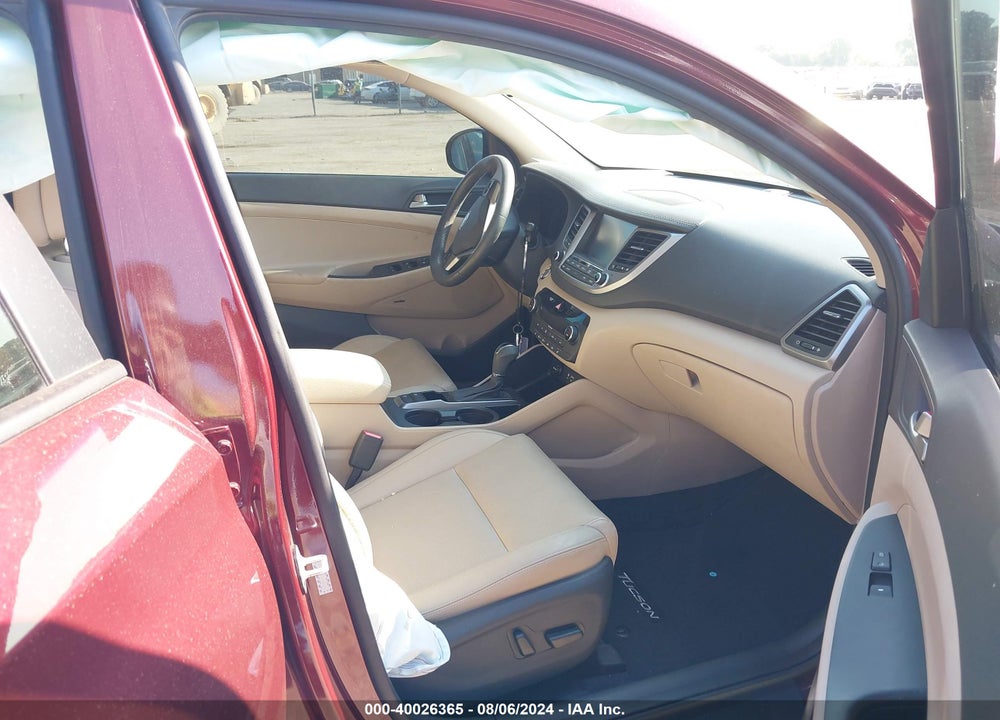 2017 HYUNDAI TUCSON SE PLUS VIN: KM8J33A4XHU483236