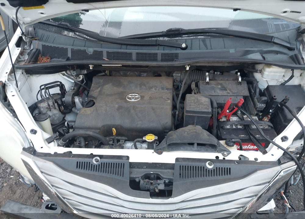 2011 TOYOTA SIENNA XLE V6 VIN: 5TDYK3DC8BS104884