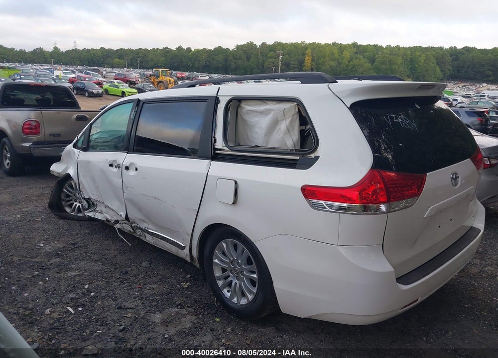 2011 TOYOTA SIENNA XLE V6 VIN: 5TDYK3DC8BS104884