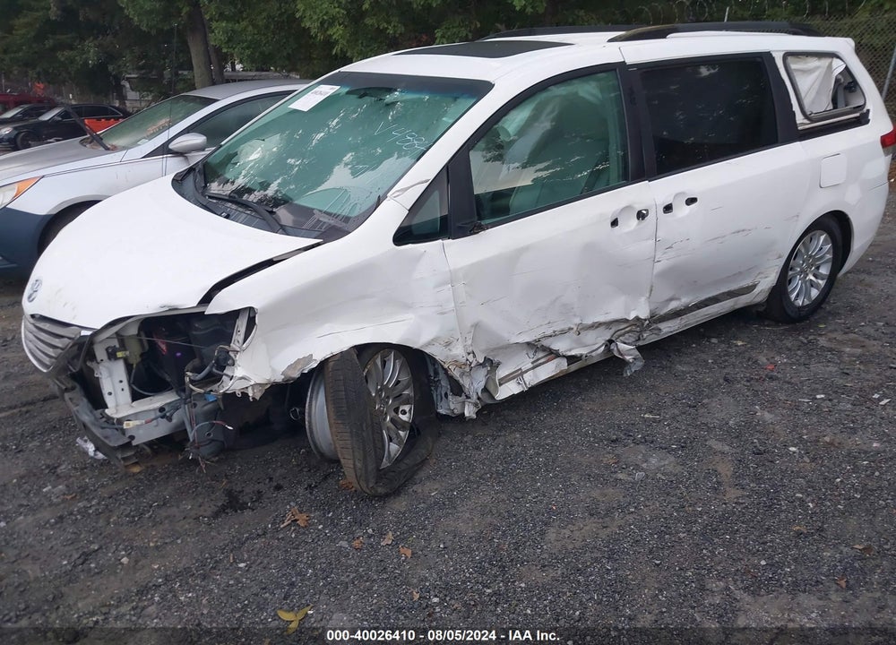 2011 TOYOTA SIENNA XLE V6 VIN: 5TDYK3DC8BS104884