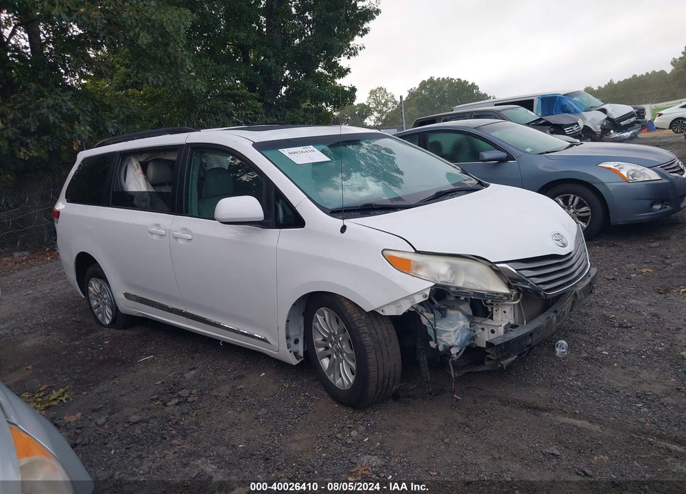 2011 TOYOTA SIENNA XLE V6 VIN: 5TDYK3DC8BS104884