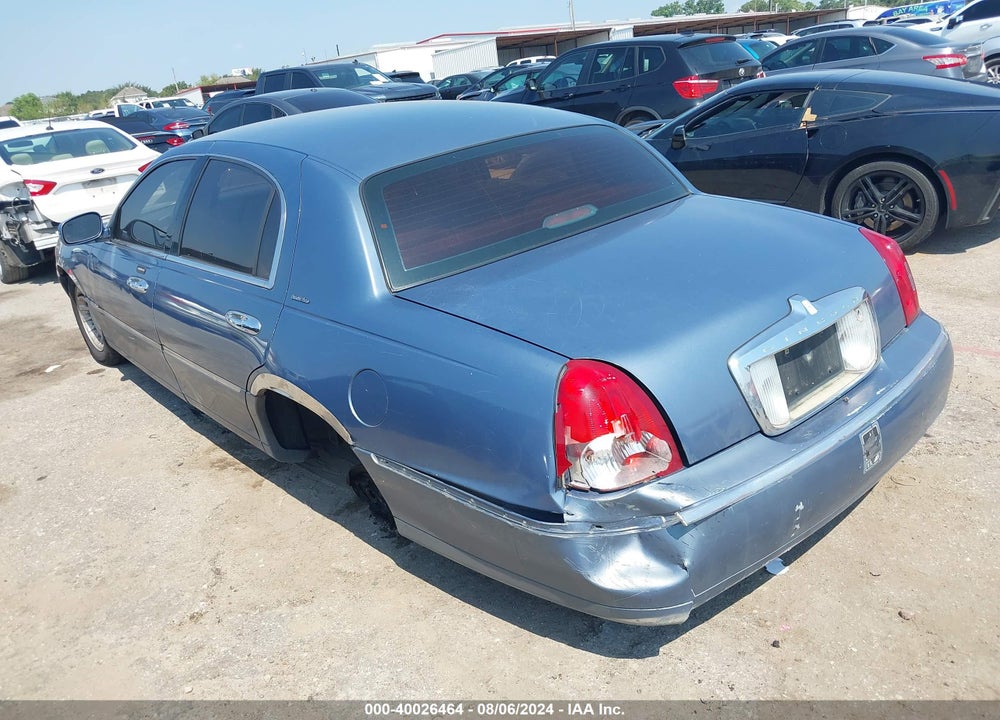 2000 LINCOLN TOWN CAR EXECUTIVE VIN: 1LNHM81W7YY797767