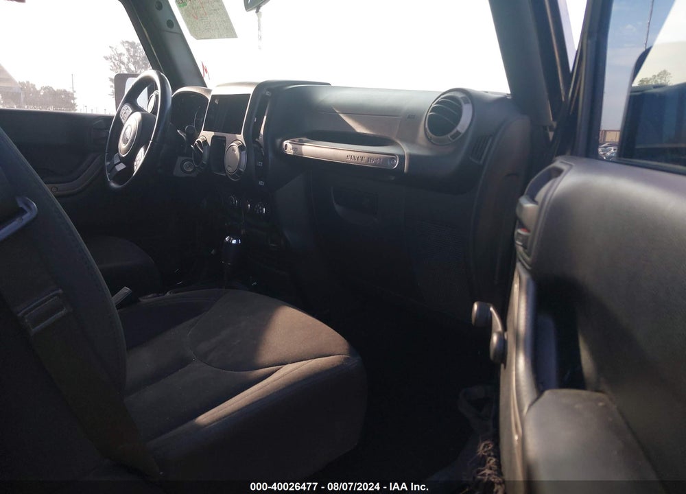 2016 JEEP WRANGLER UNLIMITED SPORT VIN: 1C4BJWDG5GL270706