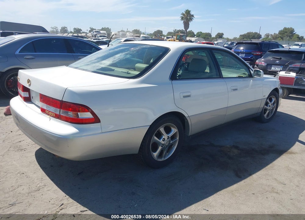 2000 LEXUS ES 300 VIN: JT8BF28G0Y5078943