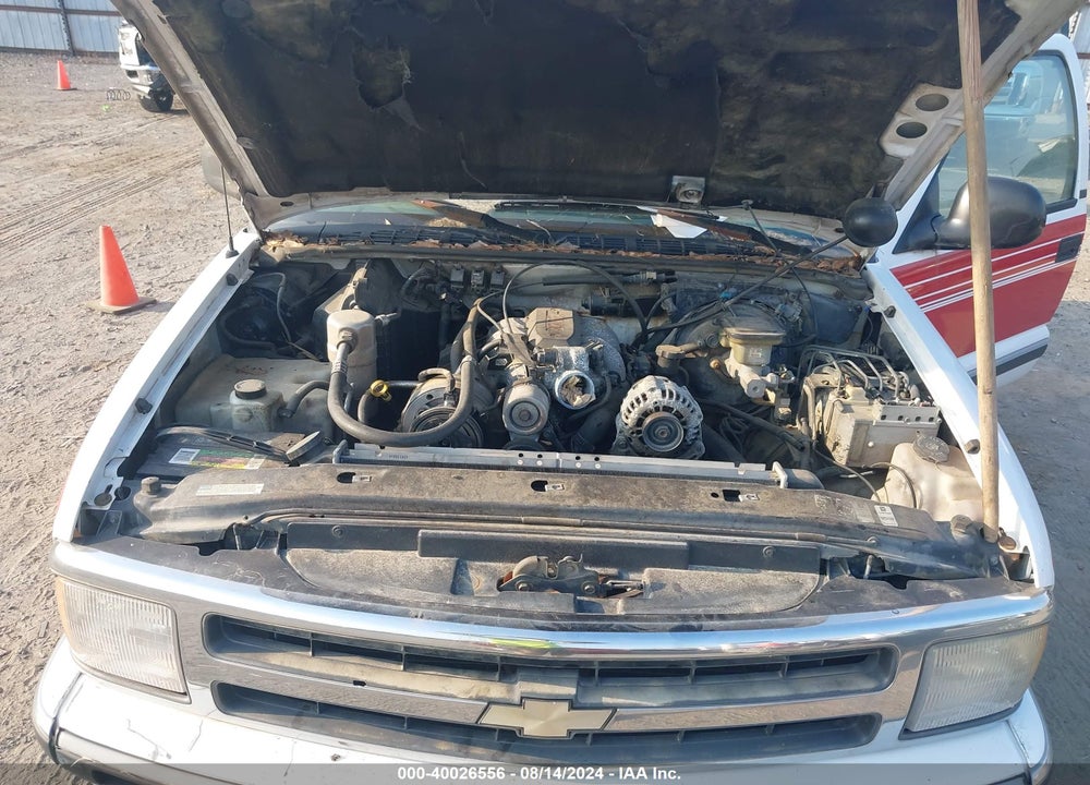 1995 CHEVROLET BLAZER VIN: 1GNDT13W7S2138096