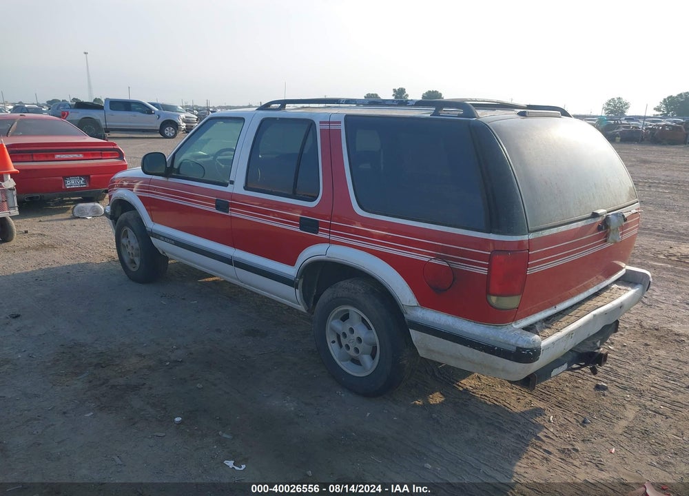 1995 CHEVROLET BLAZER VIN: 1GNDT13W7S2138096