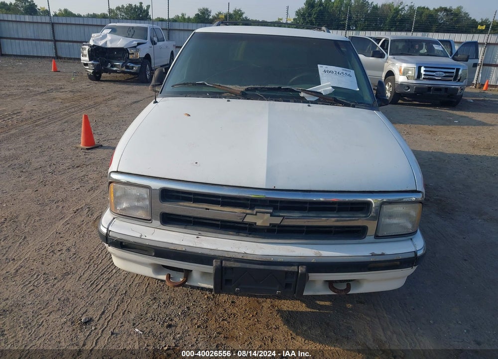 1995 CHEVROLET BLAZER VIN: 1GNDT13W7S2138096