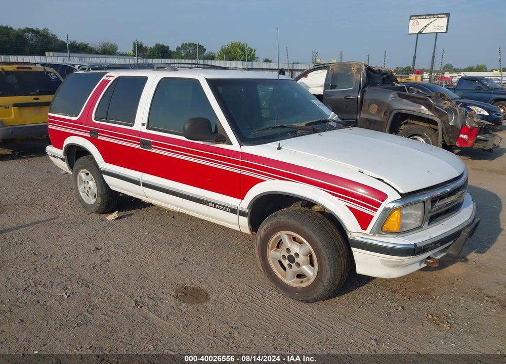 1995 CHEVROLET BLAZER VIN: 1GNDT13W7S2138096