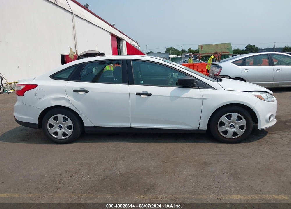 2013 FORD FOCUS VIN: 1FADP3E27DL353547