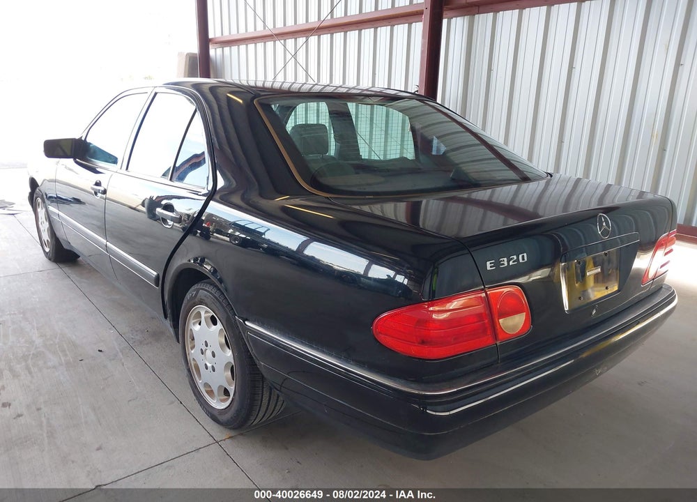 1998 MERCEDES-BENZ E 320 VIN: WDBJF65F2WA678446