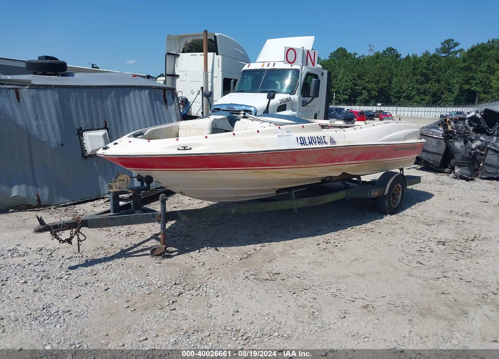 2004 REGAL BOAT/INBOARD MOTOR/TRAILER VIN: RGMBJ630L203