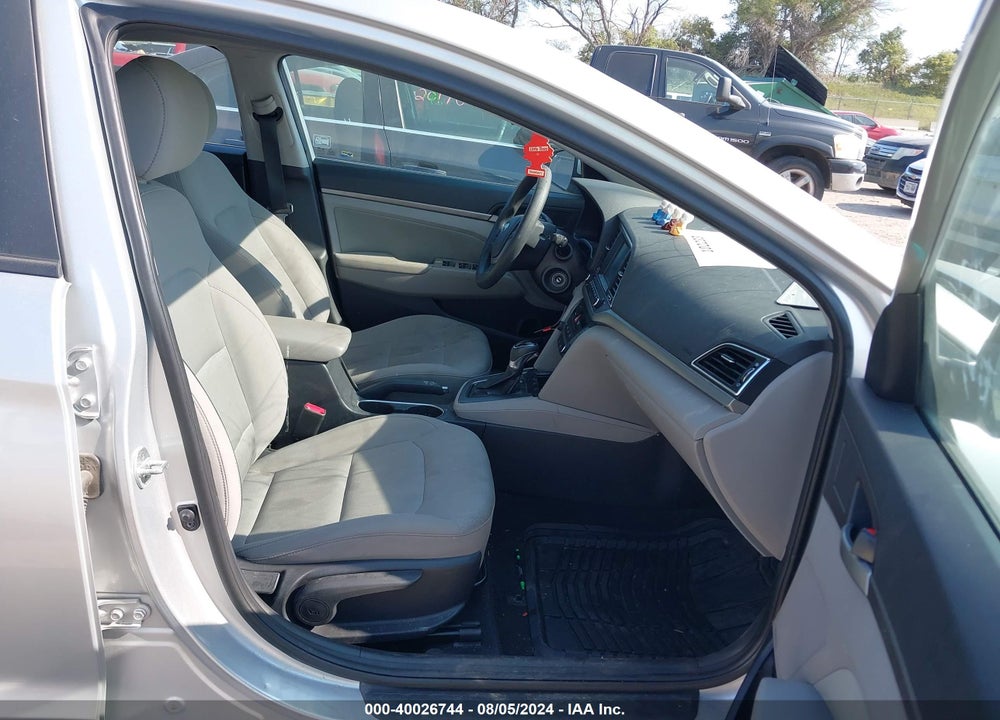 2018 HYUNDAI ELANTRA SEL VIN: 5NPD84LFXJH219649