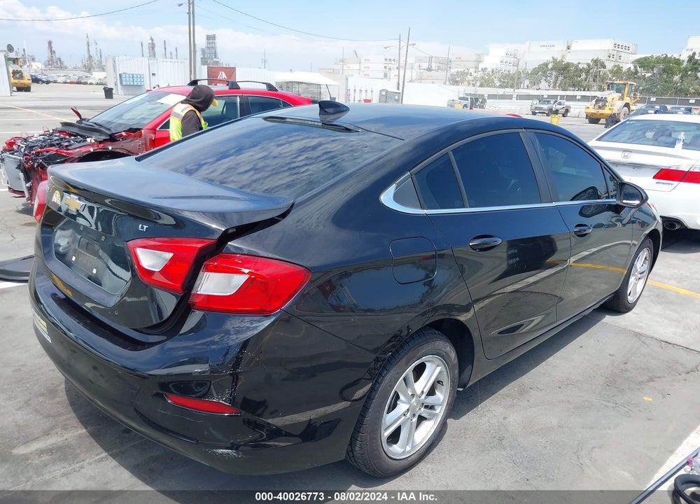 2018 CHEVROLET CRUZE LT AUTO VIN: 1G1BE5SM8J7219975