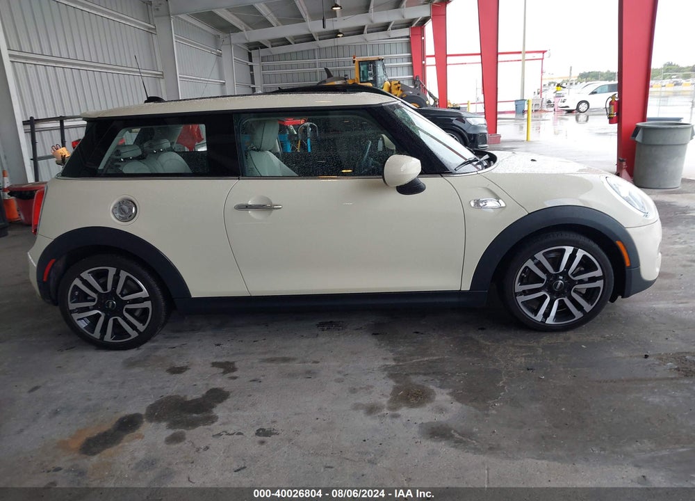 2021 MINI HARDTOP COOPER S VIN: WMWXR5C00M2N11065
