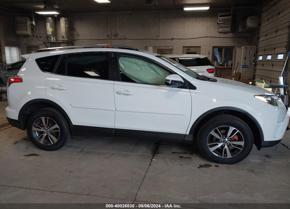 2017 TOYOTA RAV4 XLE VIN: JTMRFREV4HJ160838