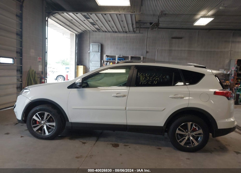 2017 TOYOTA RAV4 XLE VIN: JTMRFREV4HJ160838