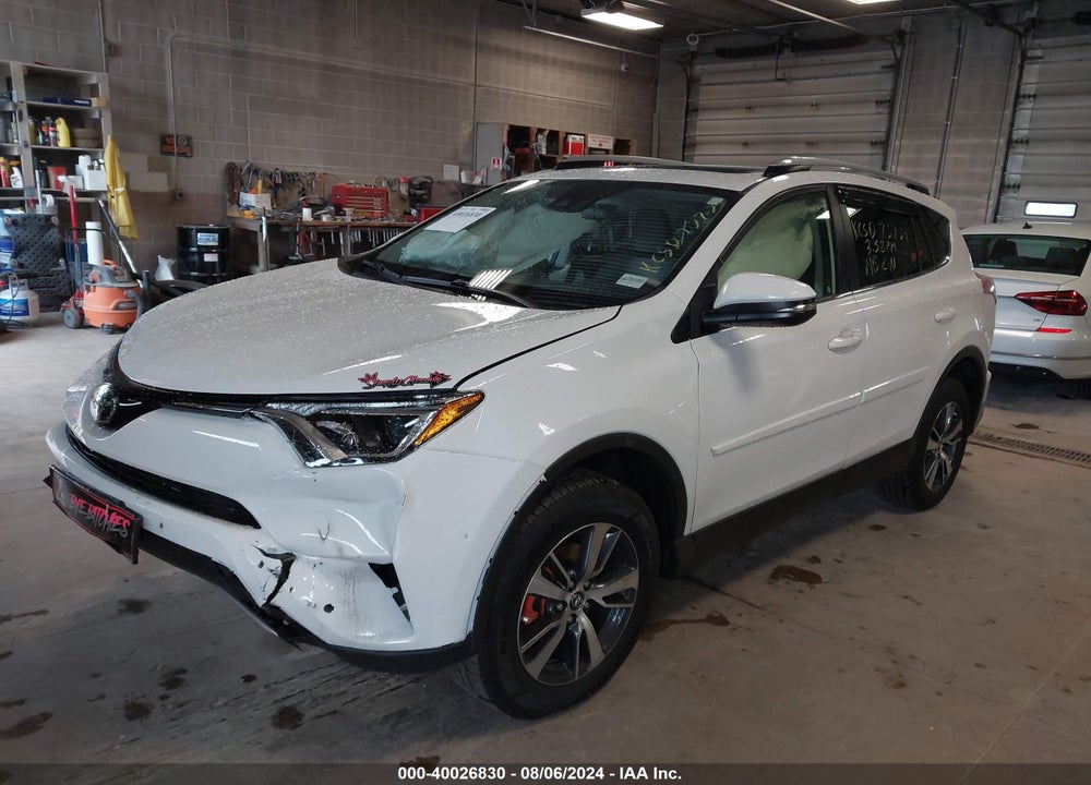 2017 TOYOTA RAV4 XLE VIN: JTMRFREV4HJ160838