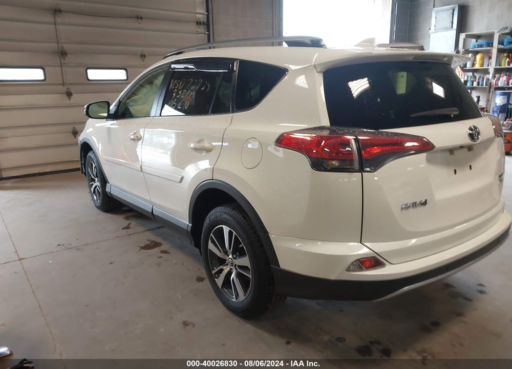 2017 TOYOTA RAV4 XLE VIN: JTMRFREV4HJ160838