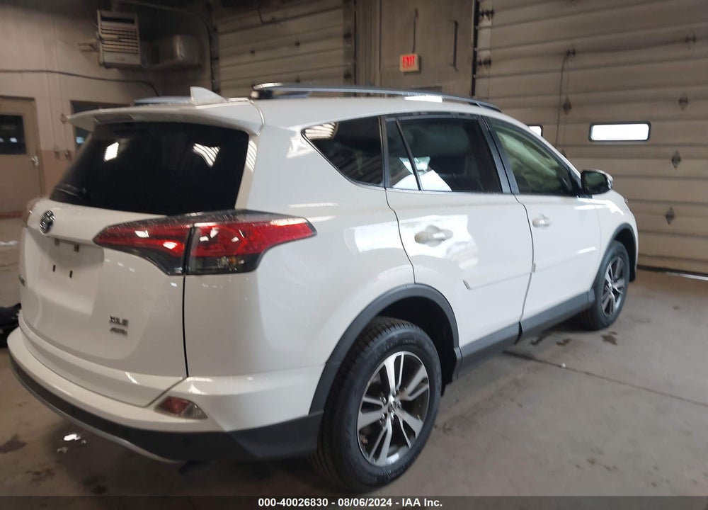 2017 TOYOTA RAV4 XLE VIN: JTMRFREV4HJ160838
