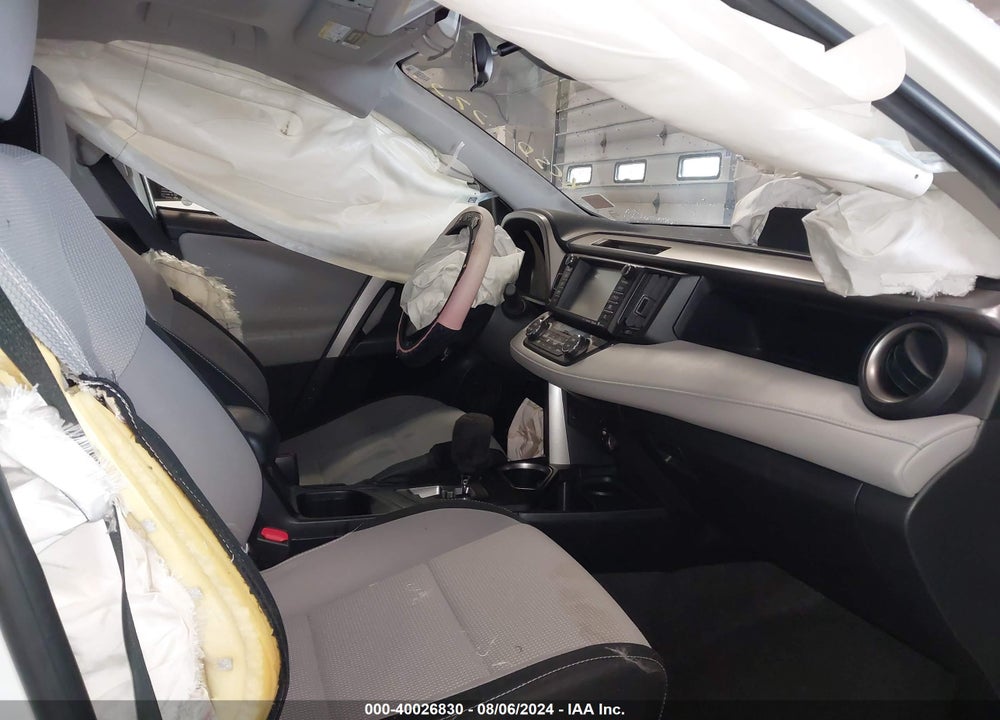 2017 TOYOTA RAV4 XLE VIN: JTMRFREV4HJ160838