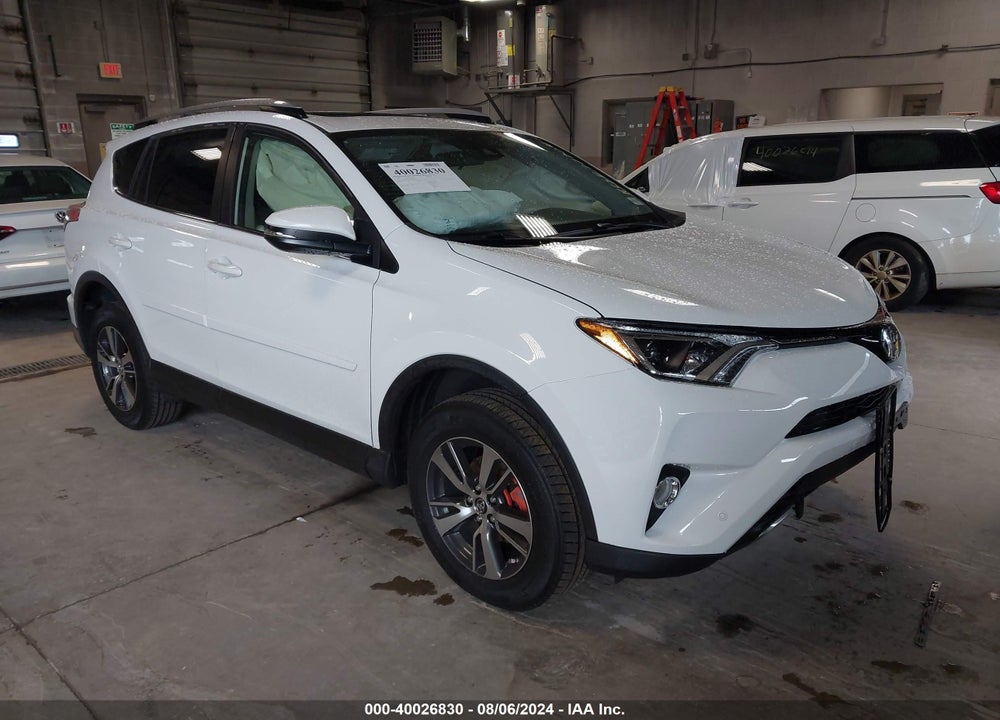 2017 TOYOTA RAV4 XLE VIN: JTMRFREV4HJ160838
