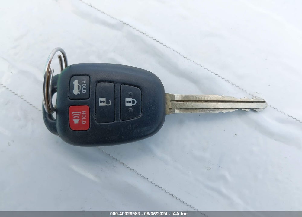 2015 TOYOTA COROLLA S PLUS VIN: 5YFBURHE6FP207332