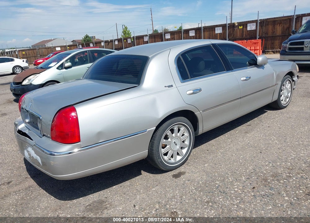 2007 LINCOLN TOWN CAR SIGNATURE LIMITED VIN: 1LNHM82V37Y634411