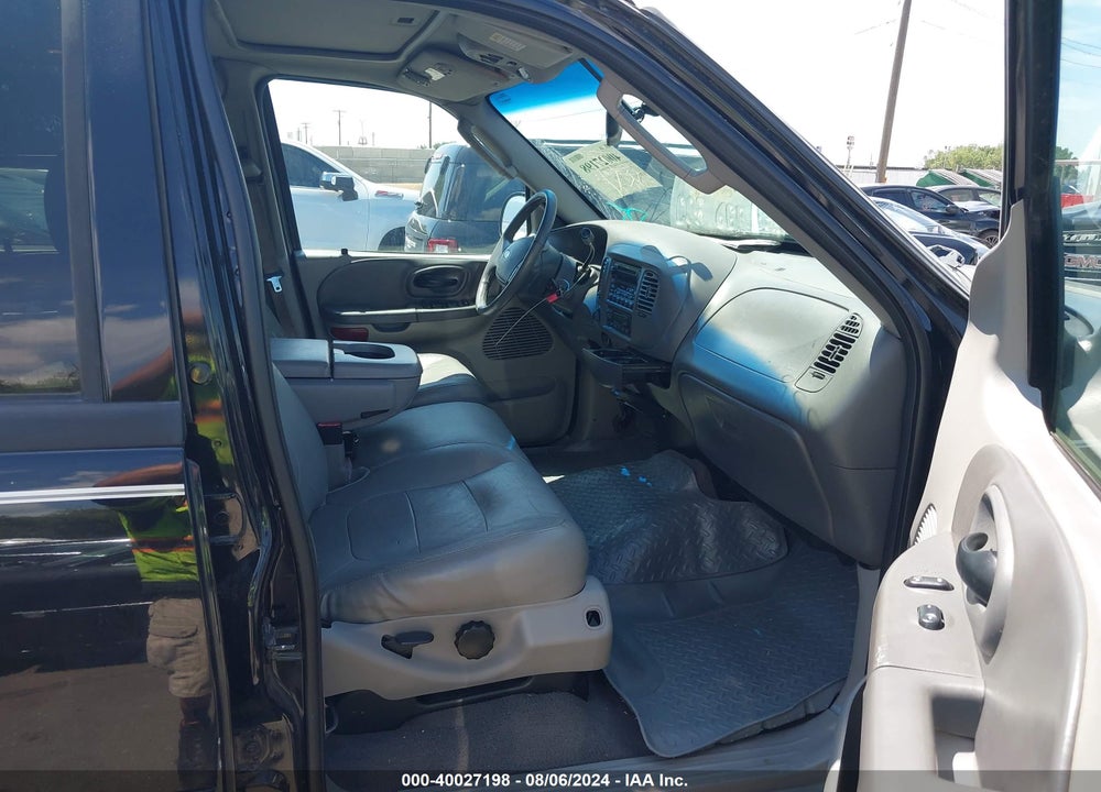 2003 FORD F-150 LARIAT/XLT VIN: 1FTRW08L93KB38701