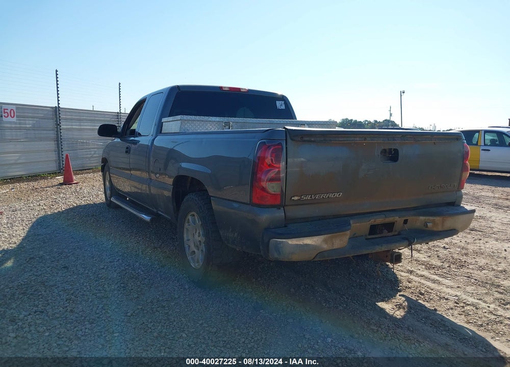 2000 CHEVROLET SILVERADO 1500 LS VIN: 2GCEC19T4Y1359156