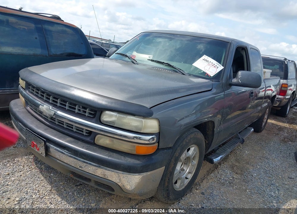 2000 CHEVROLET SILVERADO 1500 LS VIN: 2GCEC19T4Y1359156
