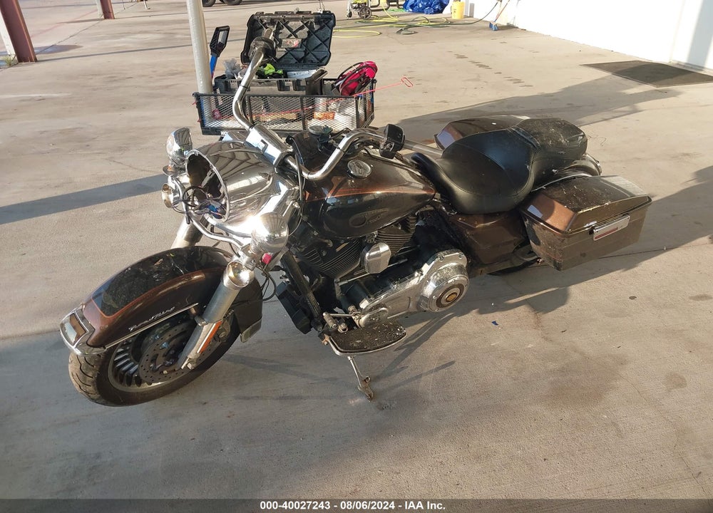 2013 HARLEY-DAVIDSON FLHR ROAD KING/ANNIVERSARY VIN: 1HD1FBM22DB654758