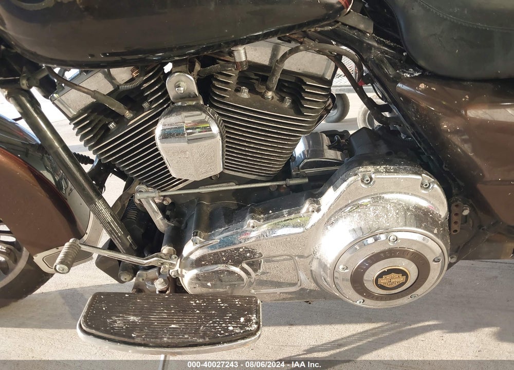 2013 HARLEY-DAVIDSON FLHR ROAD KING/ANNIVERSARY VIN: 1HD1FBM22DB654758