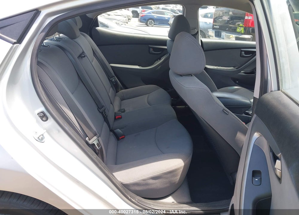 2015 HYUNDAI ELANTRA SE VIN: KMHDH4AE3FU230852
