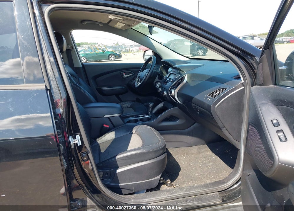 2010 HYUNDAI TUCSON GLS VIN: KM8JU3AC6AU073592