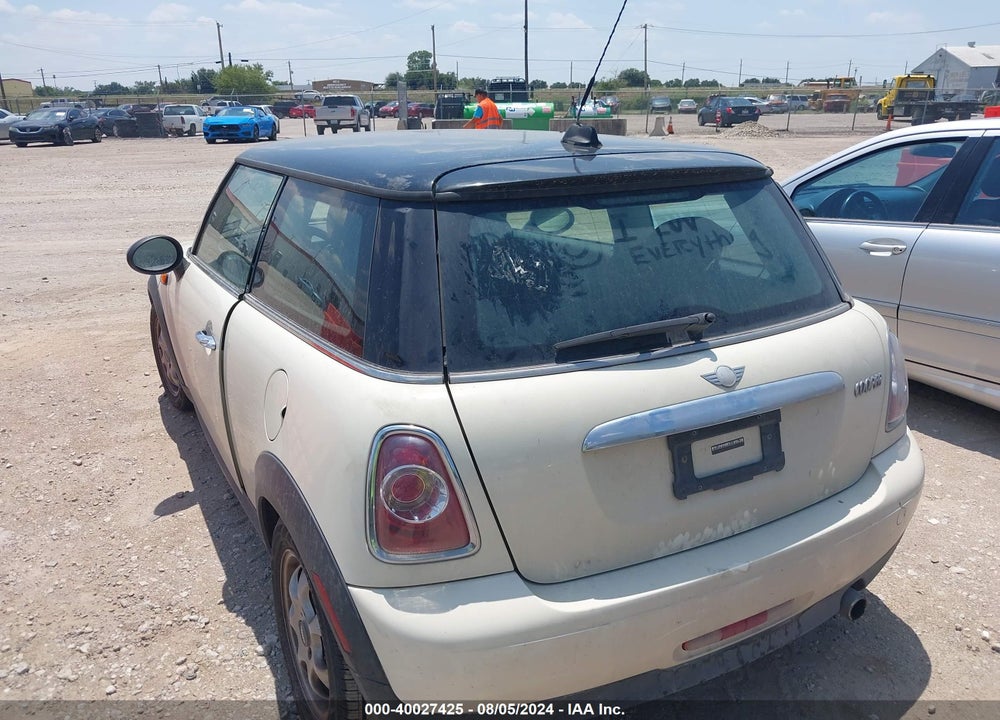 2013 MINI HARDTOP COOPER VIN: WMWSU3C52DT680216