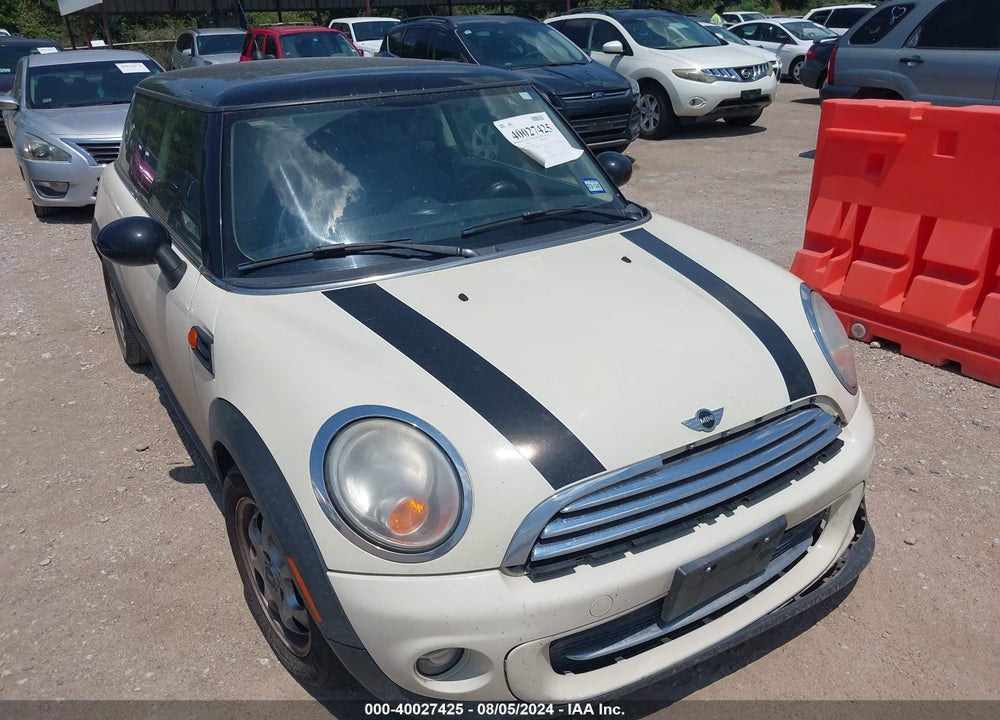 2013 MINI HARDTOP COOPER VIN: WMWSU3C52DT680216